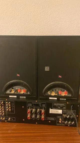 Amplificador Marantz y Altavoces KEF