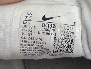 2 Zapatillas Nike Blancas y Negras