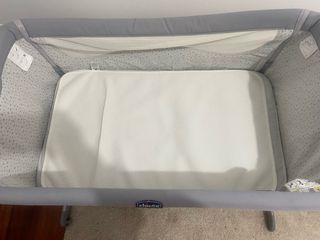 Minicuna colecho Chicco Next 2 Me 2 Gris