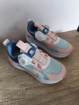 Zapatillas con ruedas PHTEER Talla 34 Sólo envío