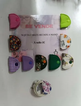 Sujetacables hechos a mano a 1€ cada uno