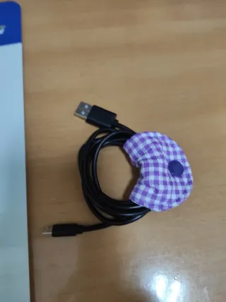 Sujetacables hechos a mano a 1€ cada uno