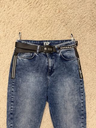 Vaqueros ESP con cinturón