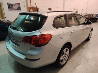 Opel Astra 2012