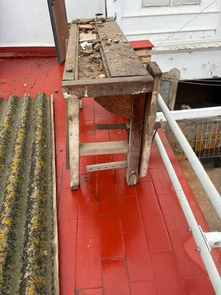 Mesa de carpintero antigua de madera