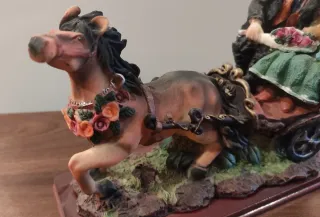Figura decorativa caballo y pareja
