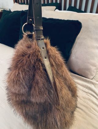 Bolso de pelo marrón