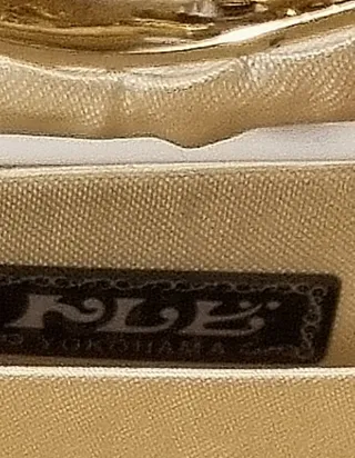 Pochette elegante giapponese dorata