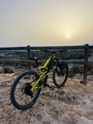 Bicicleta Enduro YT capra cf pro