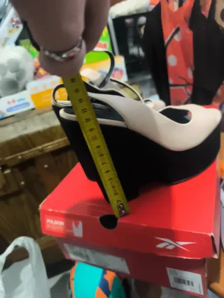 Zapatos Zara Talla 36 Beige/Negro