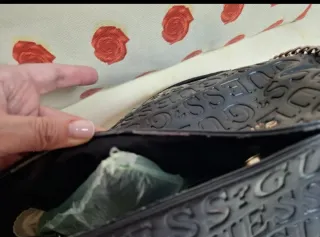 Bolso Guess Negro Logo Repetido