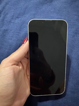 iPhone 13 color Gold Rose con Cargador