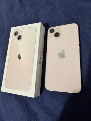 iPhone 13 color Gold Rose con Cargador