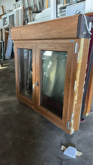 Ventana de madera con doble cristal