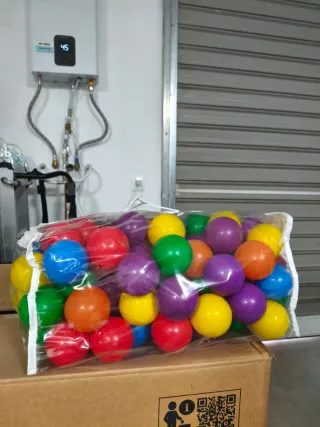 Parque de bolas plegable grande y bolsa de bolas.