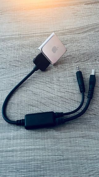 Cavo Y per iPhone 30 pin a USB + AUX BMW