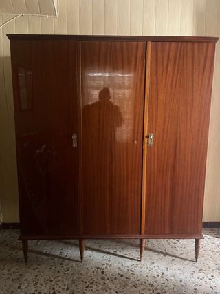Armario de madera 3 puertas