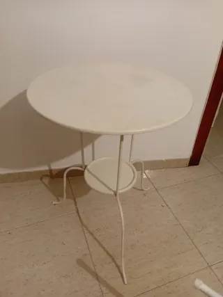 Mesa auxiliar redonda blanca