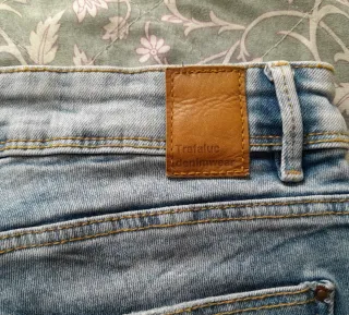 Pantalón corto vaquero Zara desgastado