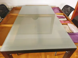 Mesa de comedor con 4 sillas