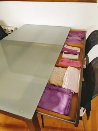 Mesa de comedor con 4 sillas