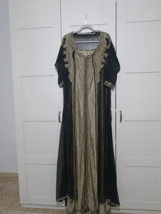 Caftán Marroquí Negro y Dorado