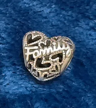 Pandora Charm Corazón Familia Plata