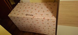 Baúl de tela con estampado infantil
