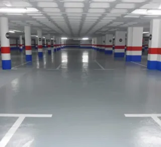 Pintura de suelos epoxi y resina locales y viviend