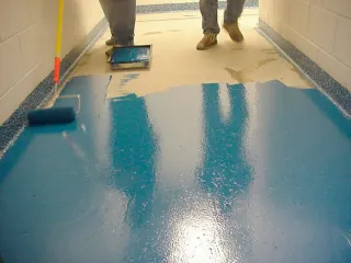 Pintura de suelos epoxi y resina locales y viviend