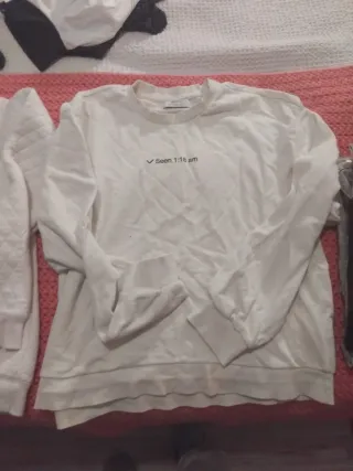 Lote 2 sudaderas y 2 pantalones. Todo 15e