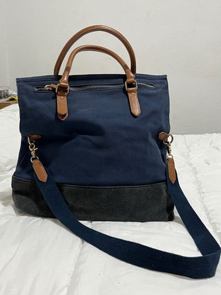 Bolso azul sport, práctico y espacioso