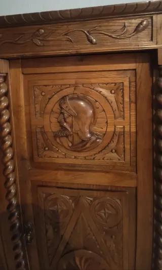 Armario Vitrina Madera maciza tallada