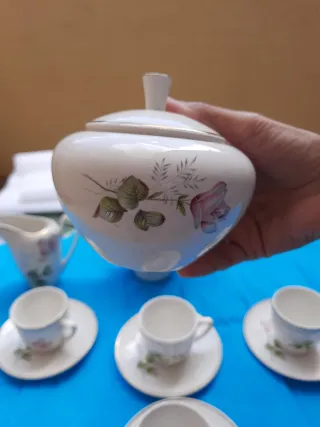 Juego de café porcelana flores rosas