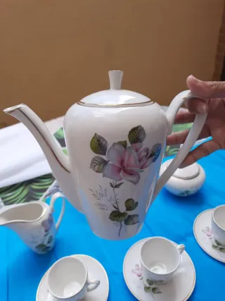 Juego de café porcelana flores rosas
