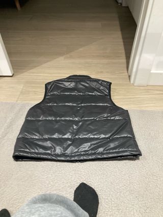 Chaleco negro básico