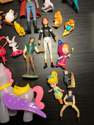 Lotto 25 Sorpresine Kinder e Simili