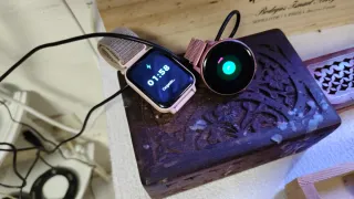 Smartwatch Rosa Cargando