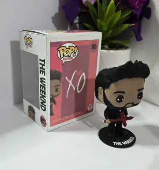 Figura The Weeknd XO