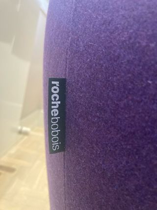 Butaca Roche Bobois diseño tela naranja y morado