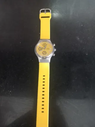 Reloj Pulsar Cronógrafo Amarillo y Plateado