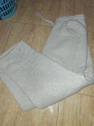 Pantalón ancho gris