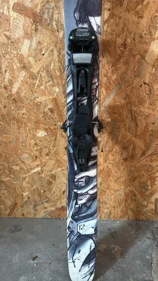 Esquís Armada JJ con fijaciones