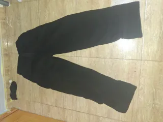 Pantalón negro ancho