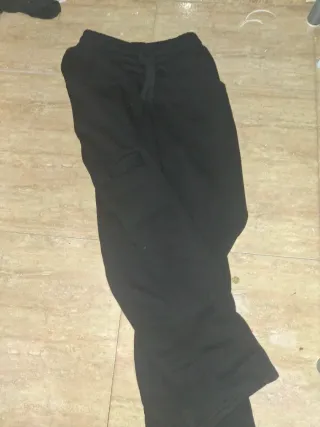 Pantalón negro ancho