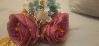 Traje de flamenca magenta con sus flecos en verde