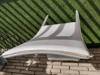 Silla blanca de polipiel