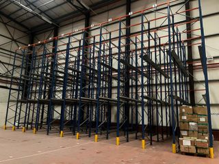 Liquidación Almacén Logística Estanterías