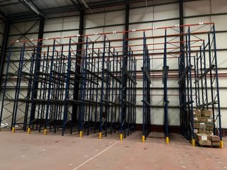 Liquidación Almacén Logística Estanterías