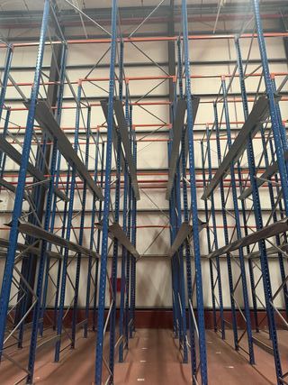 Liquidación Almacén Logística Estanterías